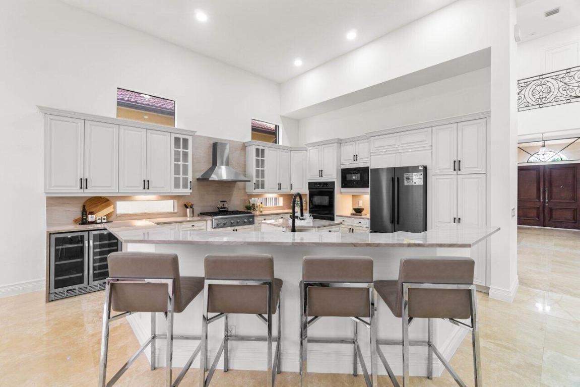 17939 Lake Azure Way