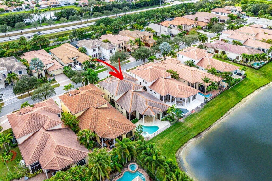 17939 Lake Azure Way