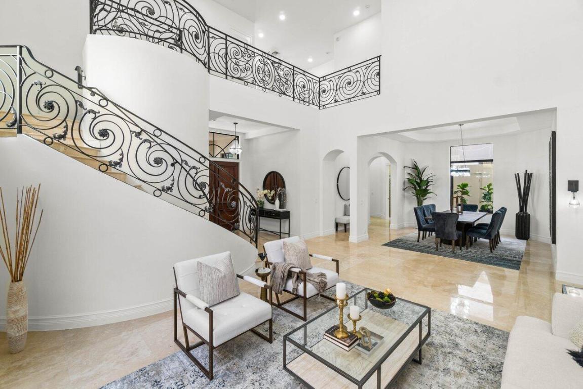 17939 Lake Azure Way