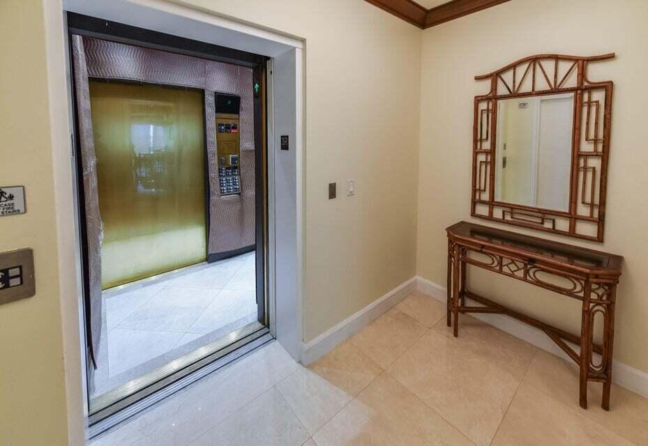 1063 Hillsboro Mile 301