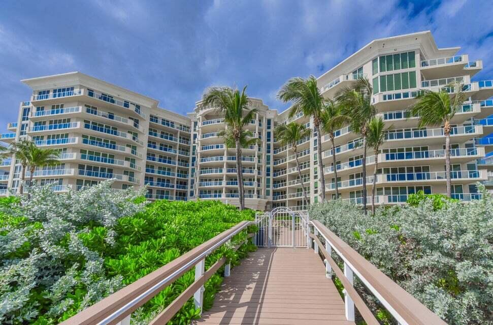 1063 Hillsboro Mile 301