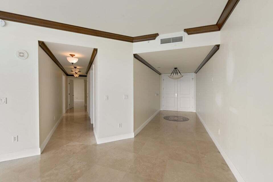 1063 Hillsboro Mile 301