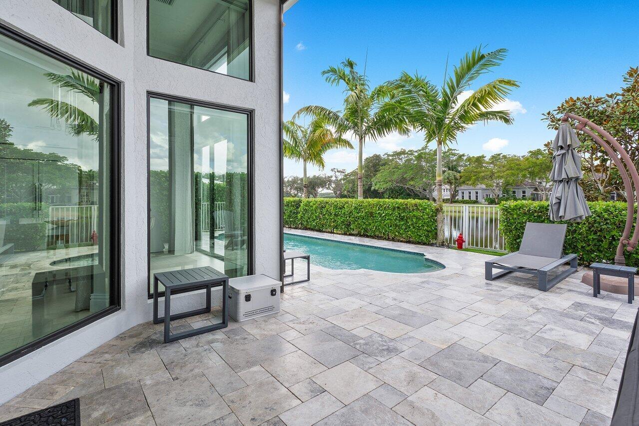 5639 NW Regency Circle