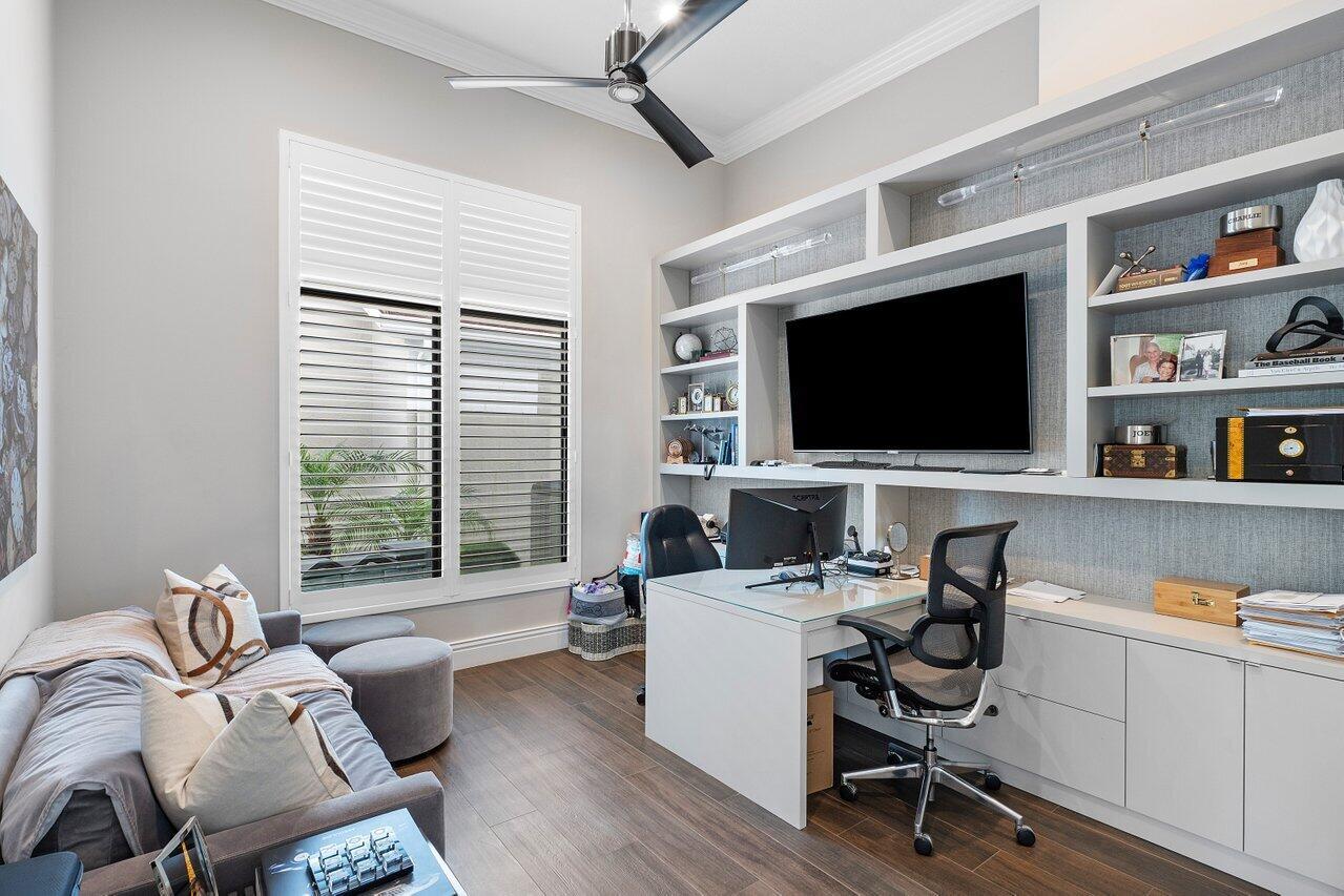 5639 NW Regency Circle