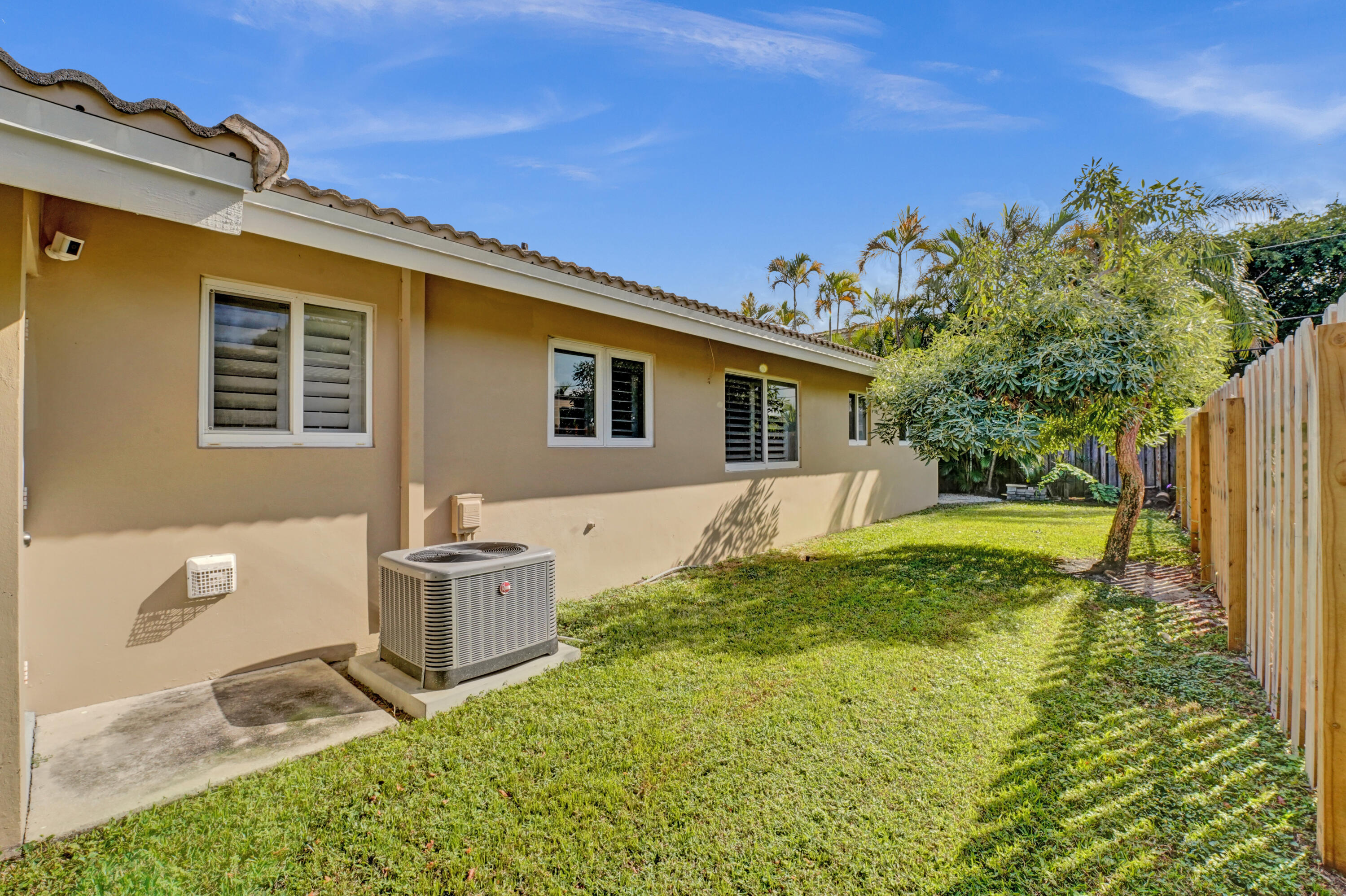 2220 NE 32nd Street, Lighthouse Point