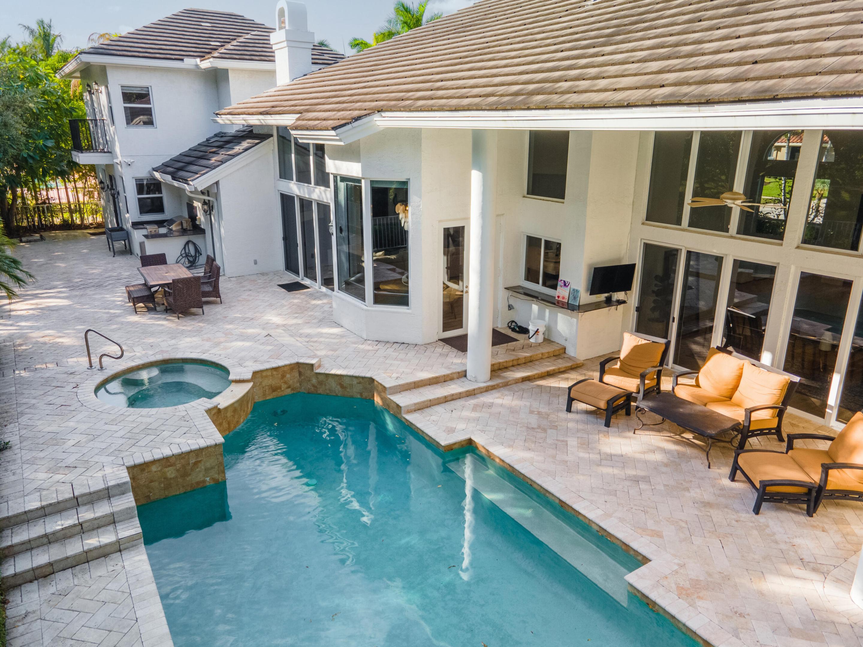 760 NE 77th Street