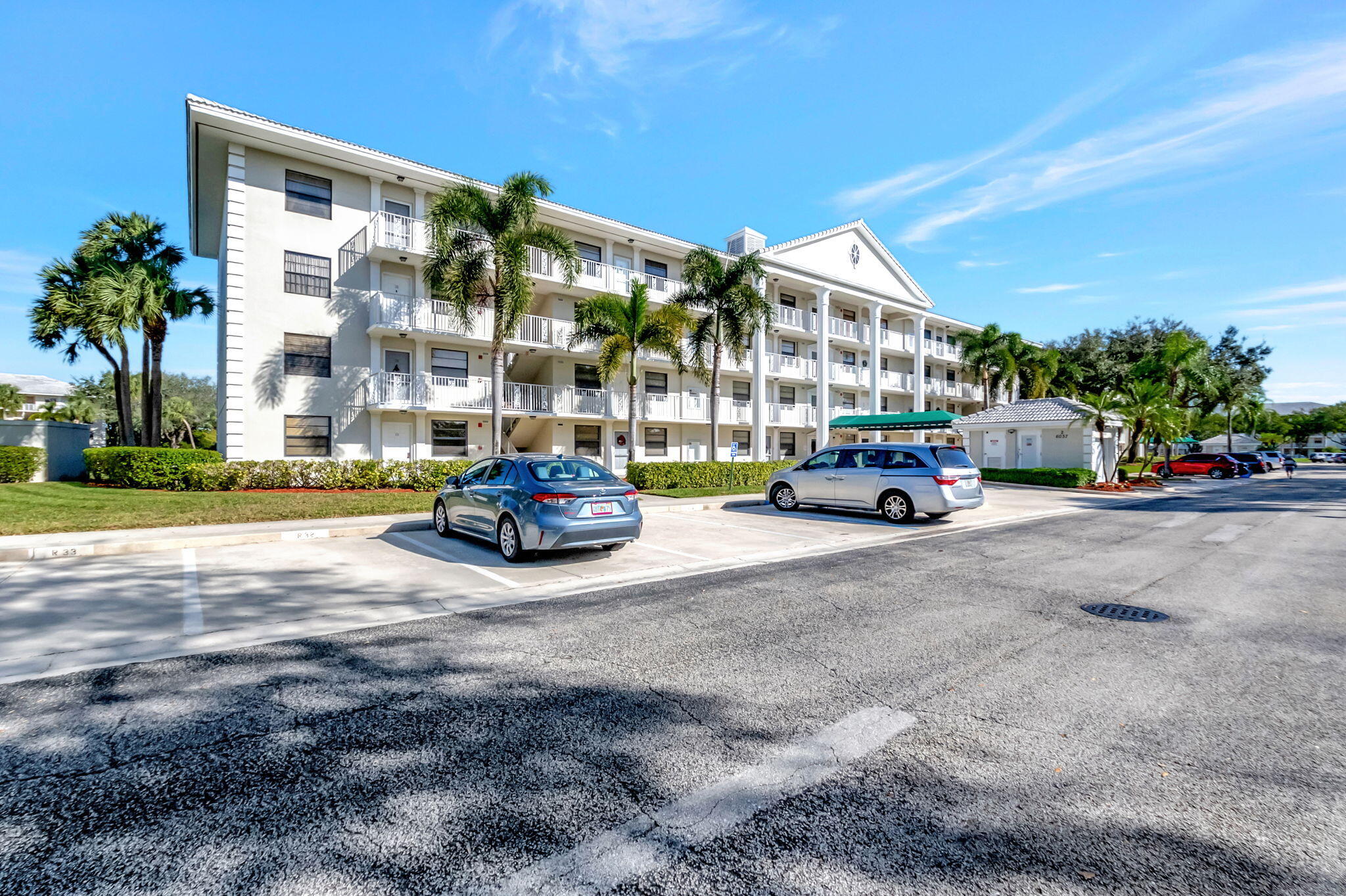 6037 Balboa Circle 401