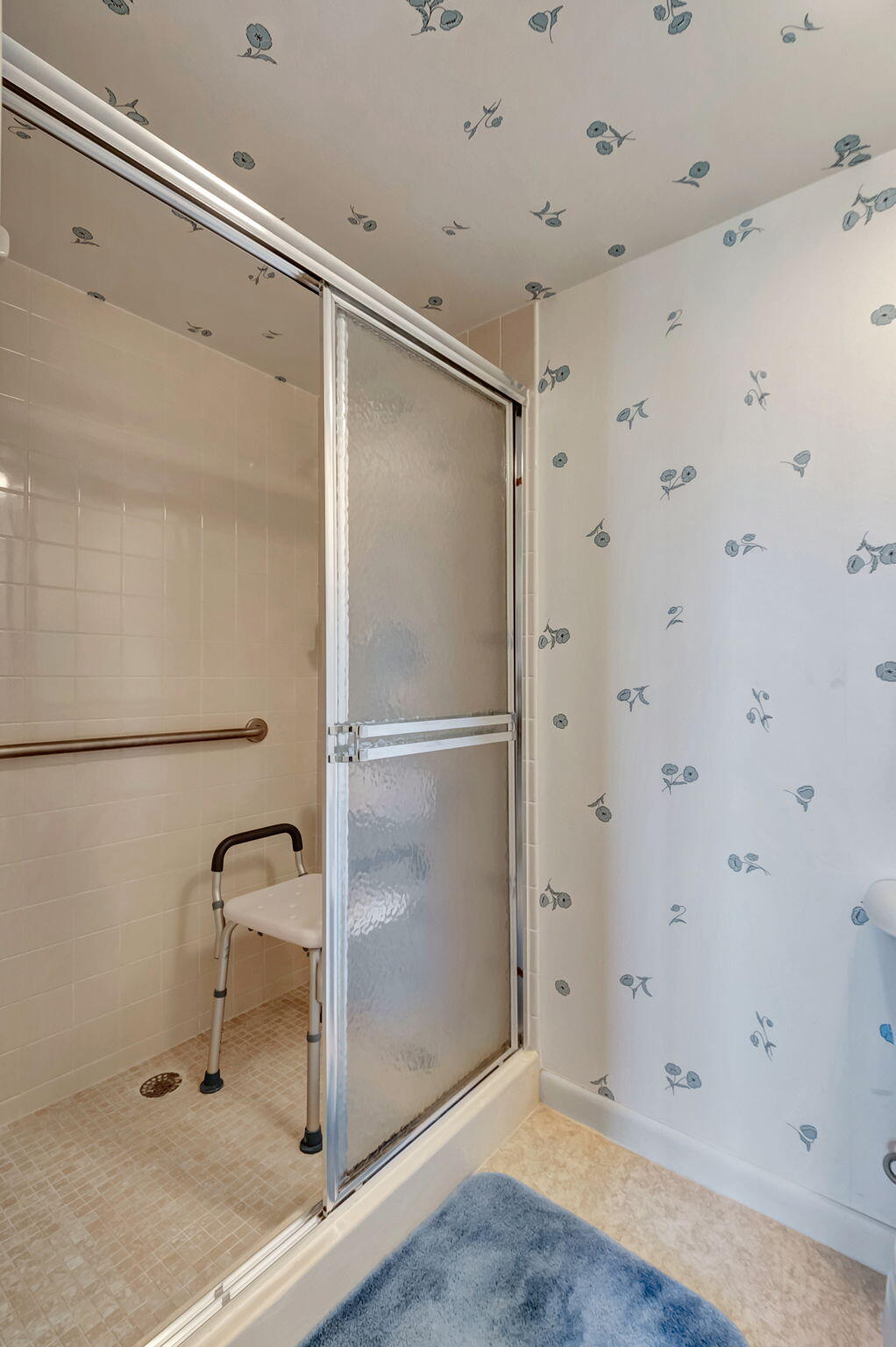 6037 Balboa Circle 401