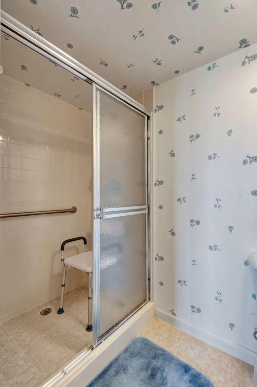 6037 Balboa Circle 401