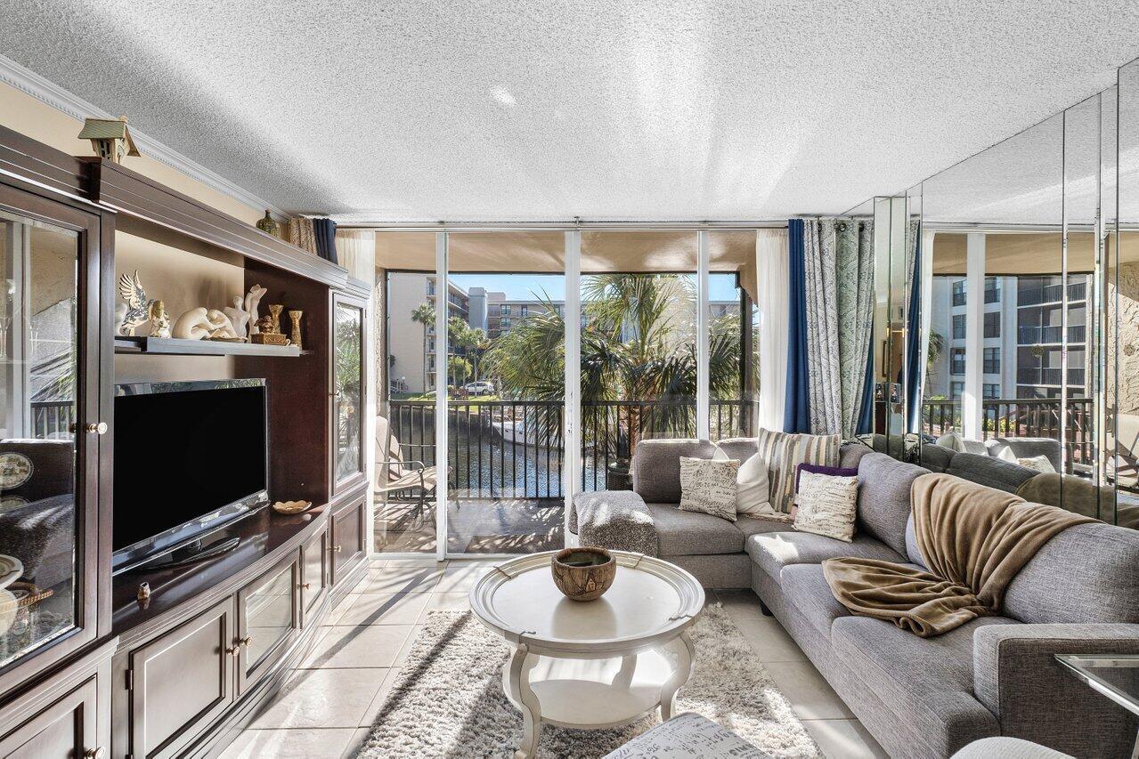 10 Royal Palm Way Unit 202