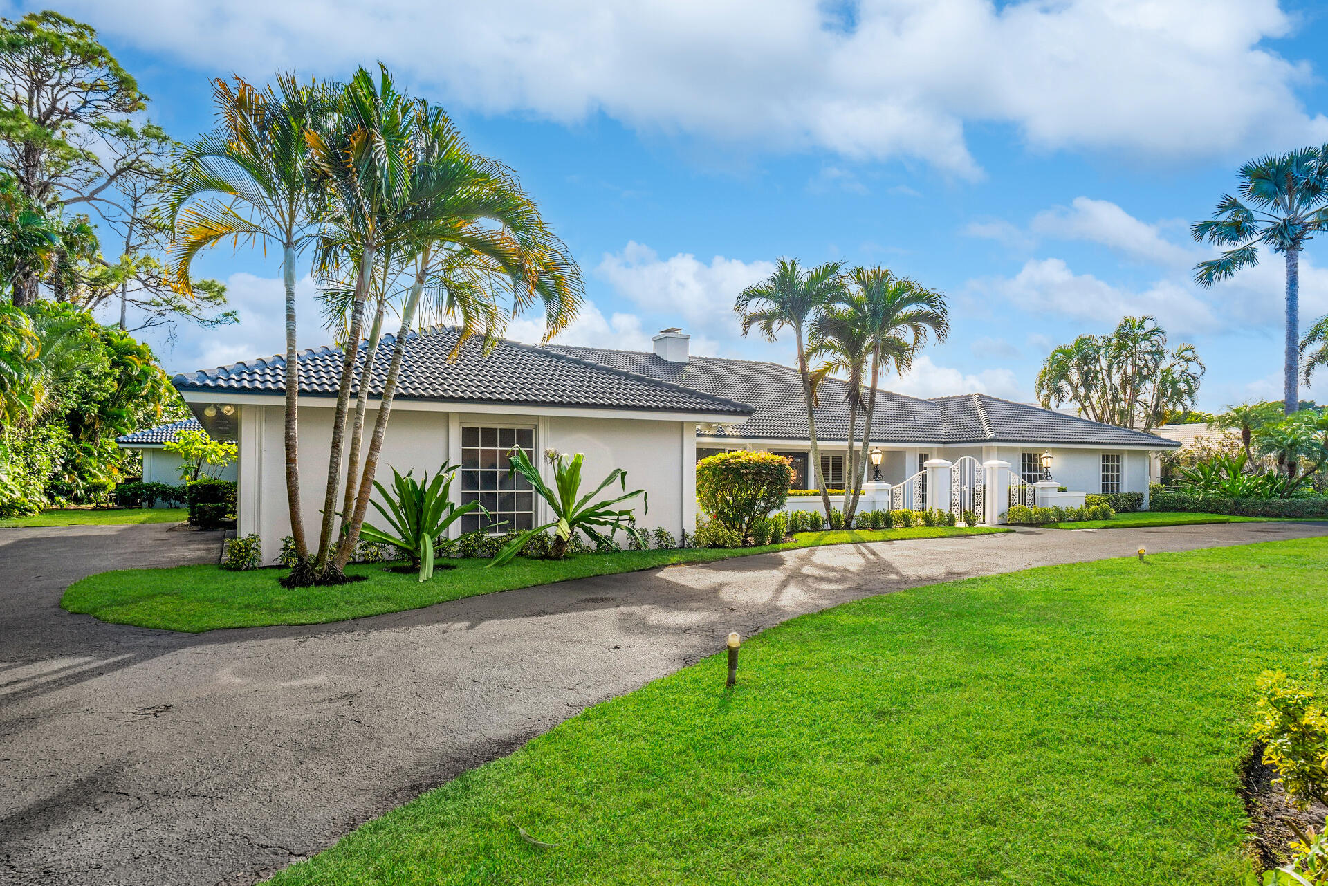 650 Atlantis Estates Way