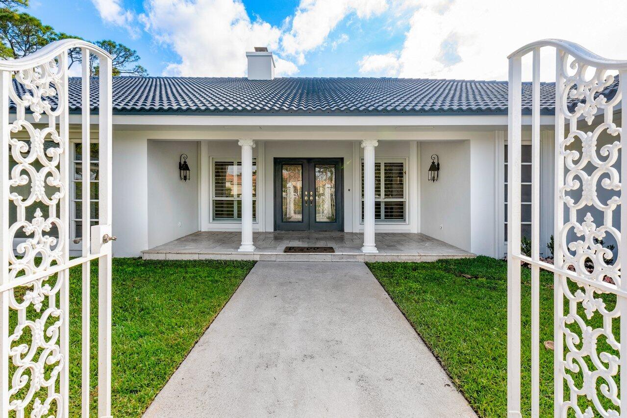 650 Atlantis Estates Way