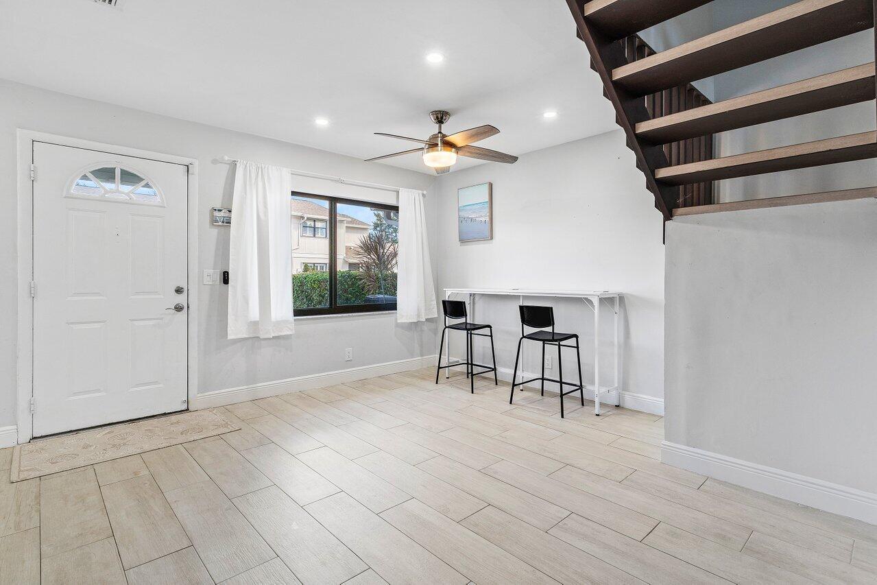 5274 Jog Lane