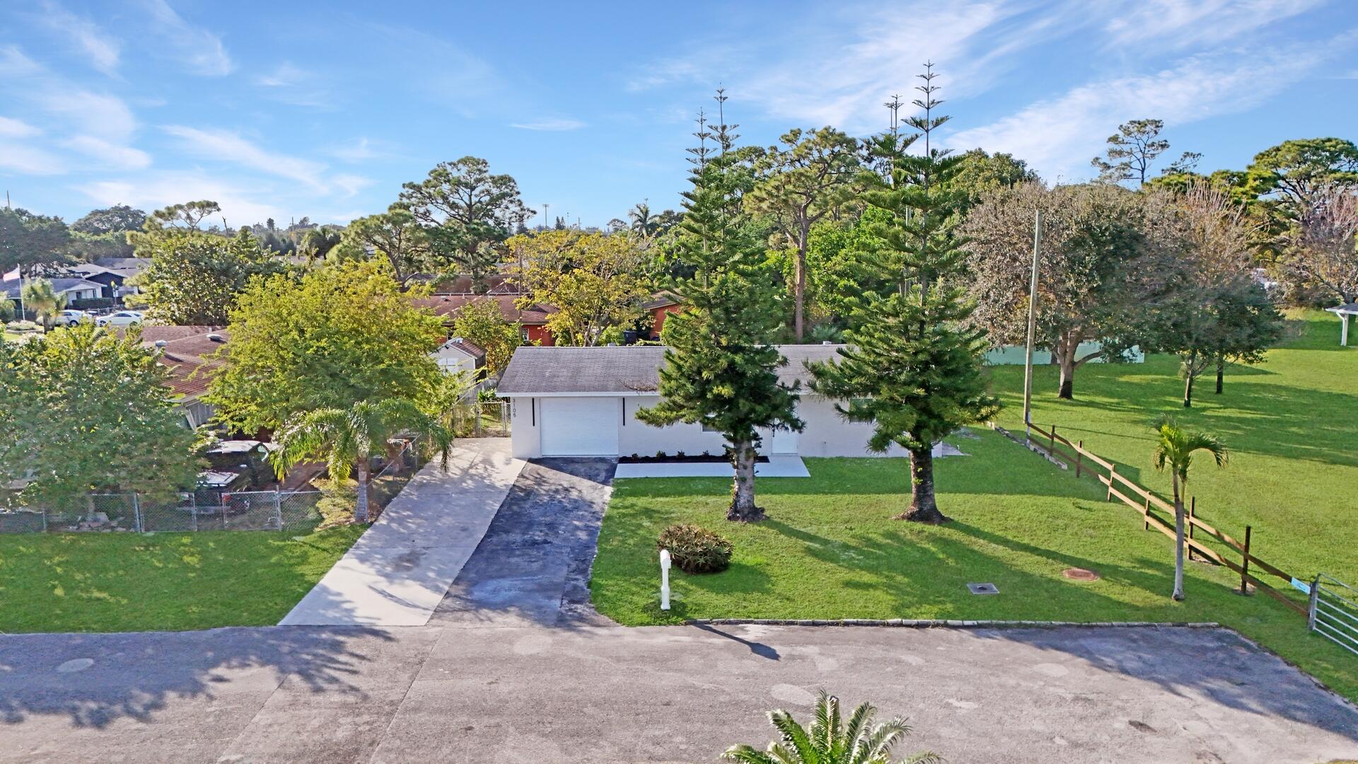 3105 Evergreen Lane, Lake Worth
