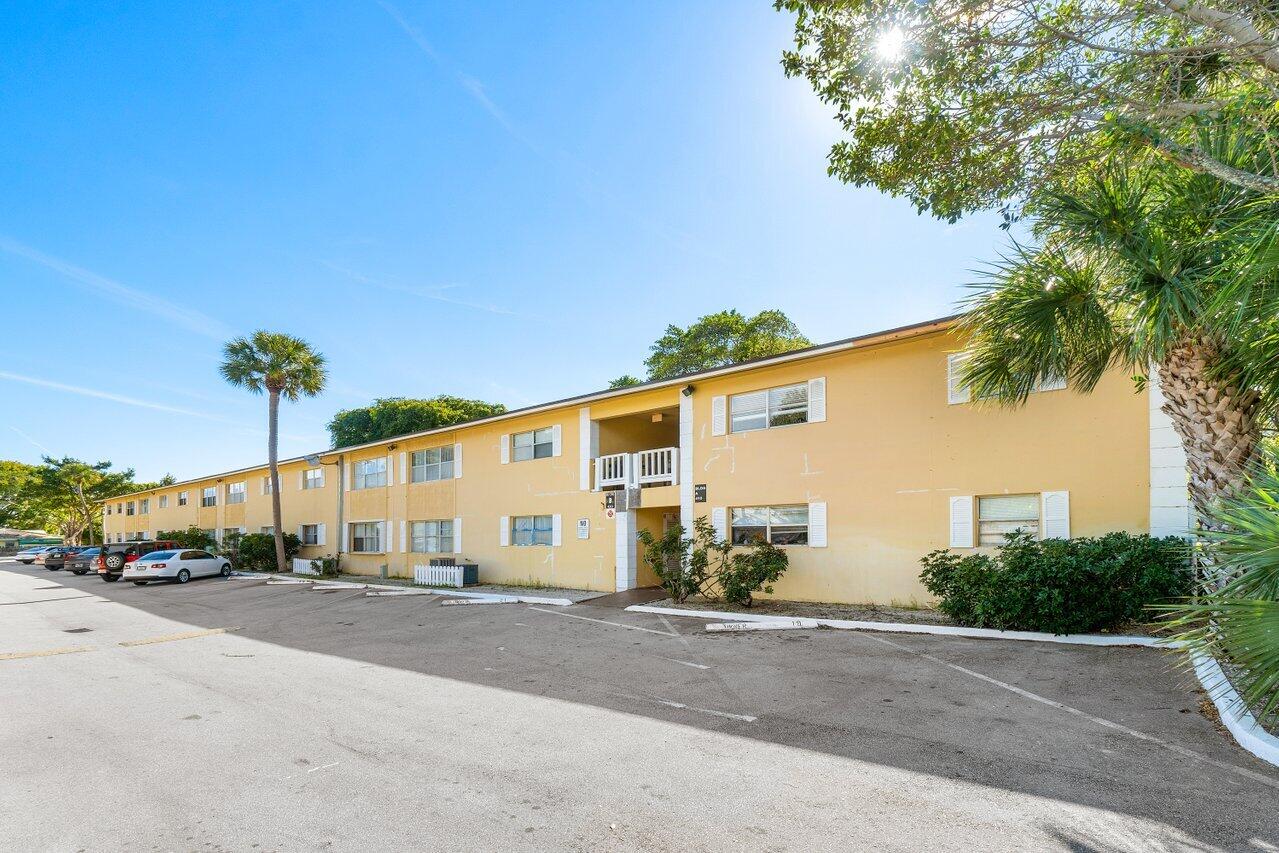 420 SE 2nd Avenue B2