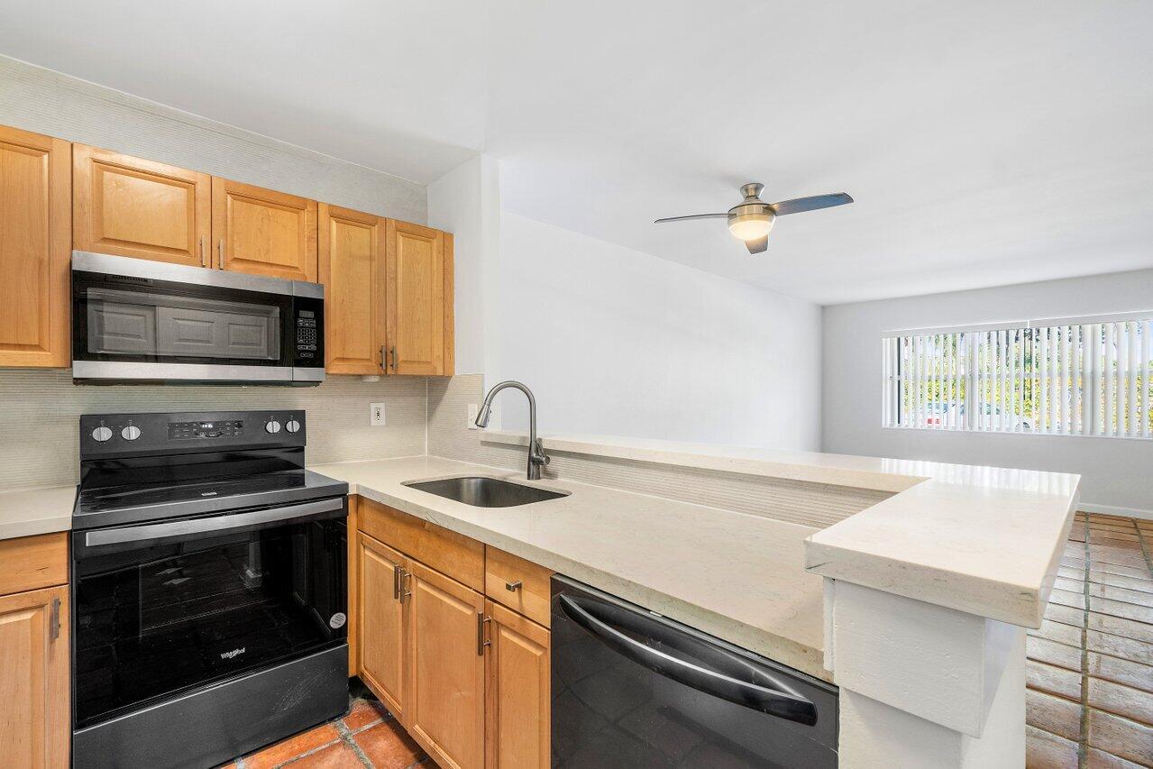 420 SE 2nd Avenue B2