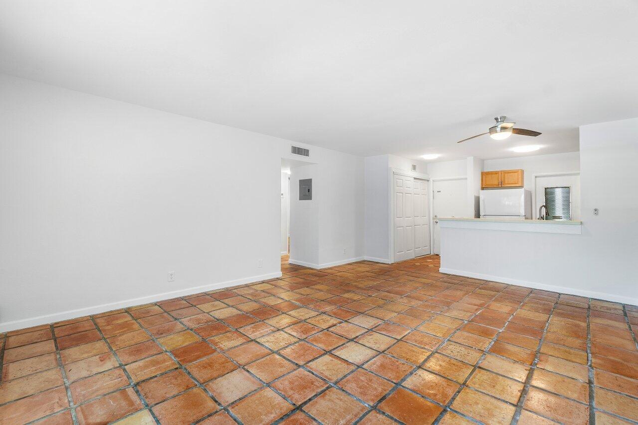 420 SE 2nd Avenue B2