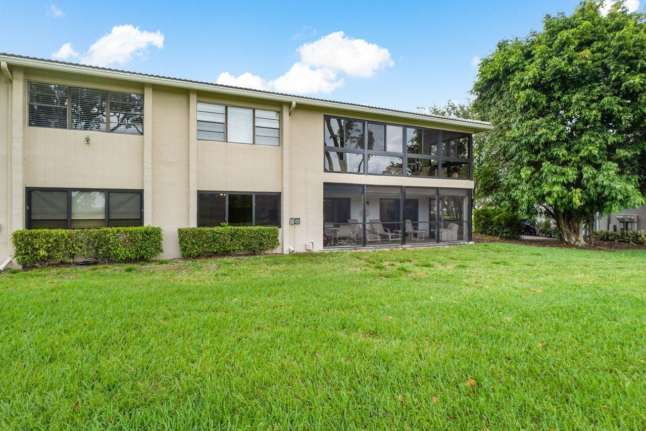 11 Stratford Drive E A