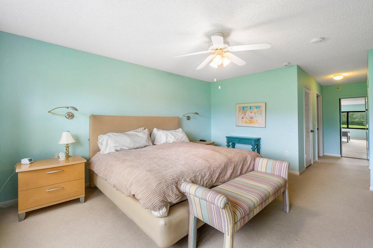 11 Stratford Drive E A