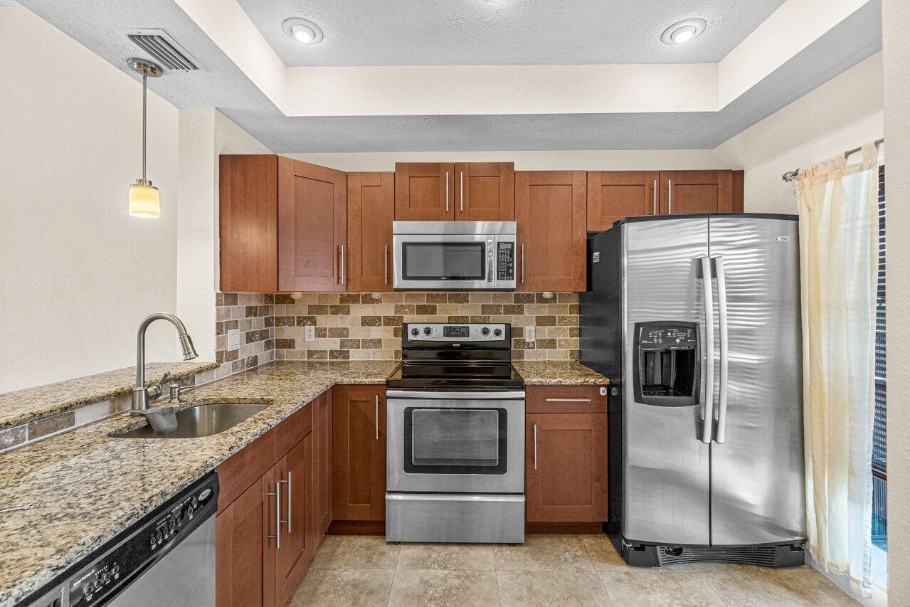 2371 SW 15th Street 100