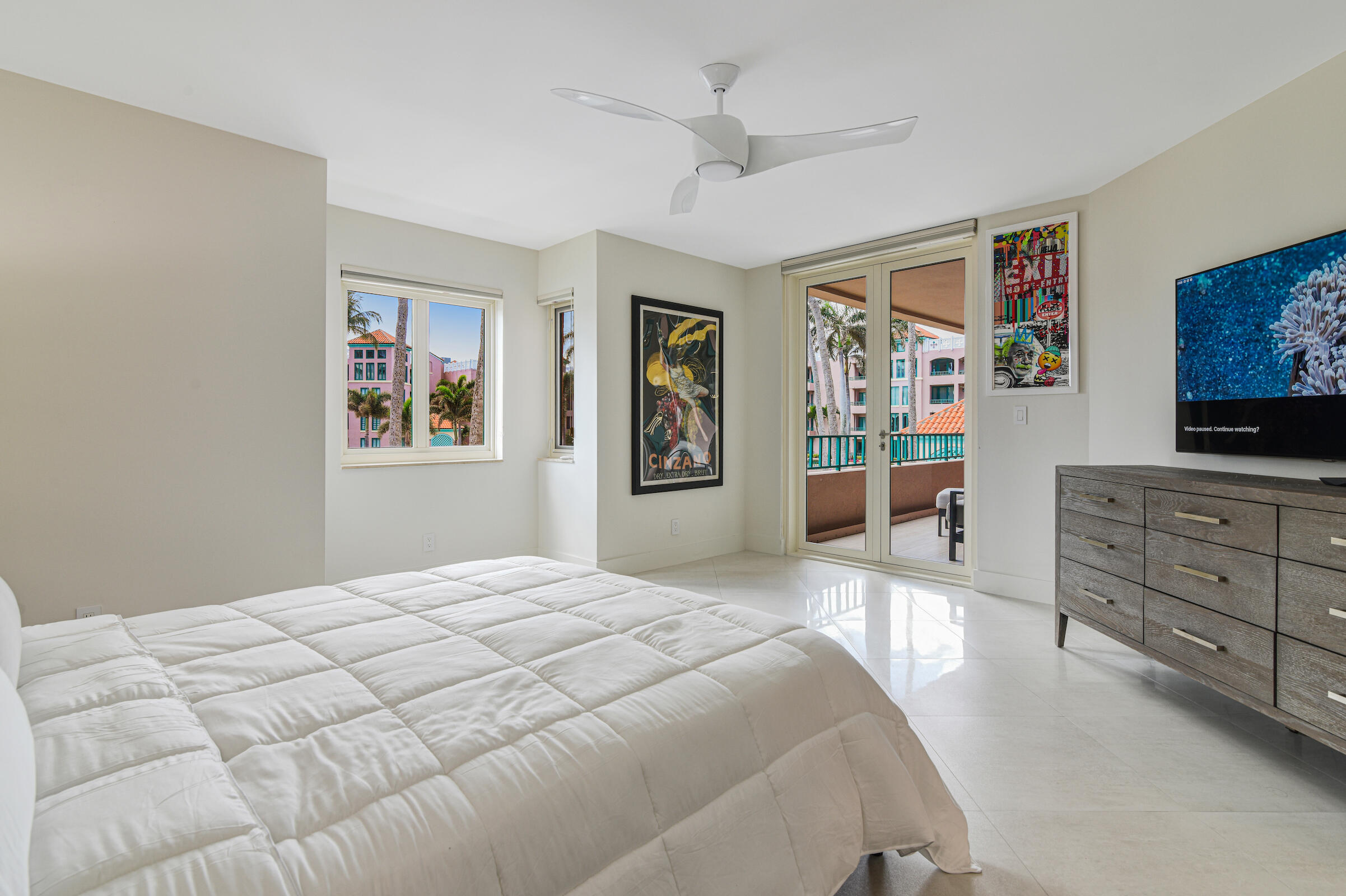 100 SE 5th 305 Avenue 305