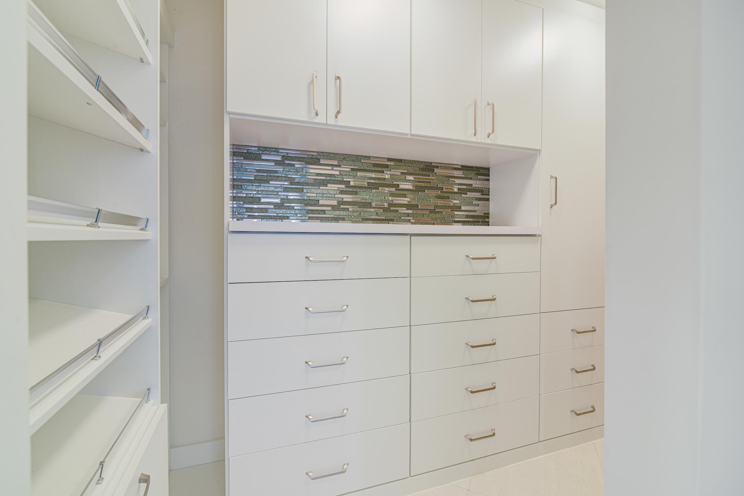 100 SE 5th 305 Avenue 305