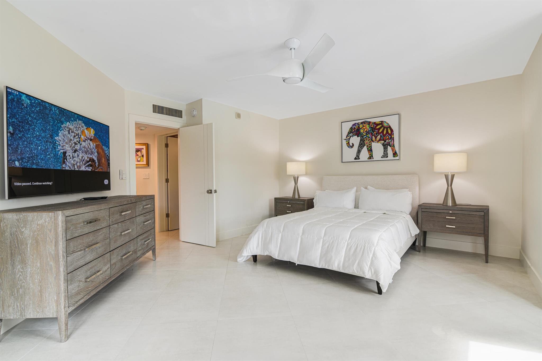 100 SE 5th 305 Avenue 305