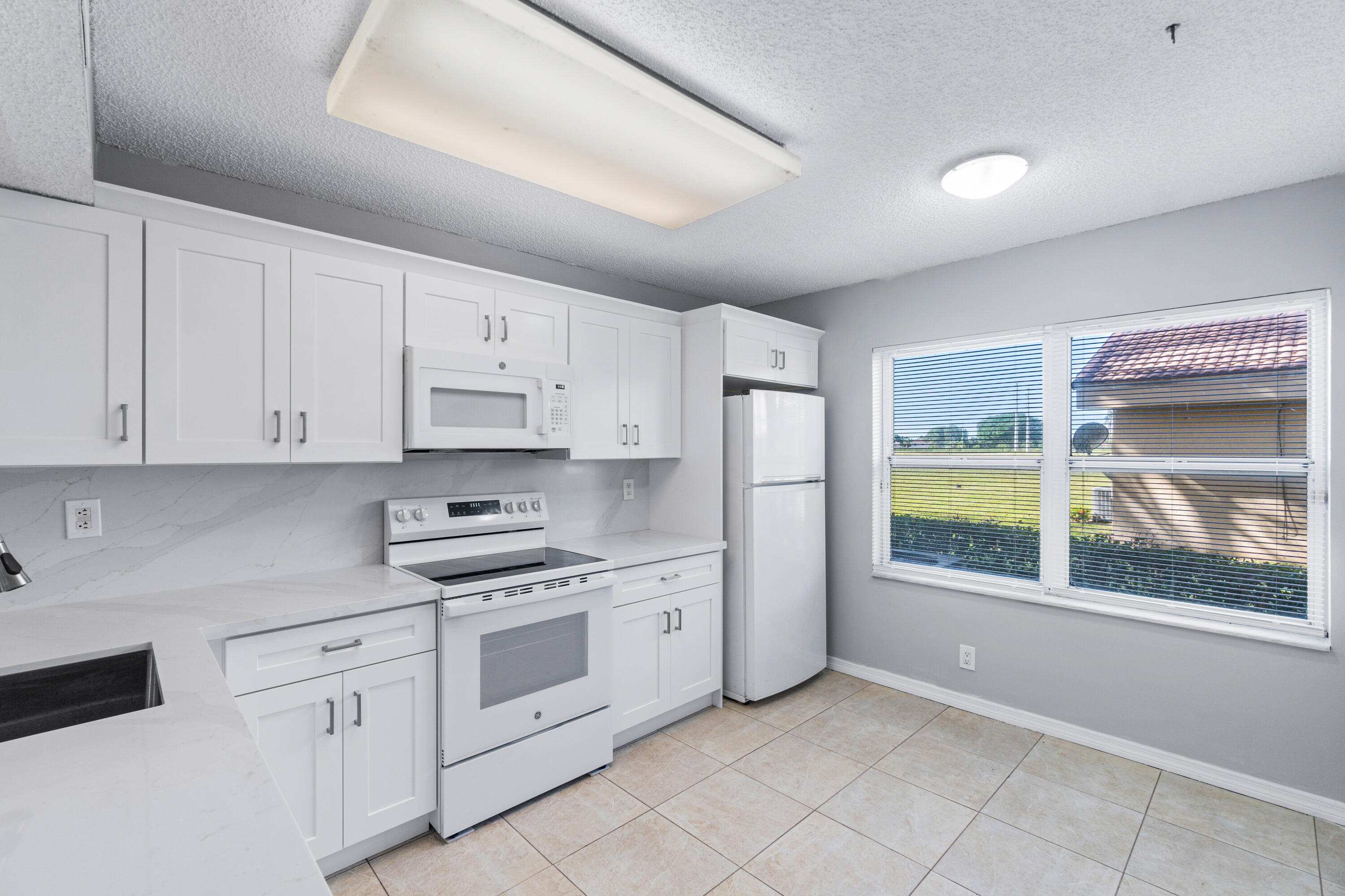 10930 Lakemore Lane 103