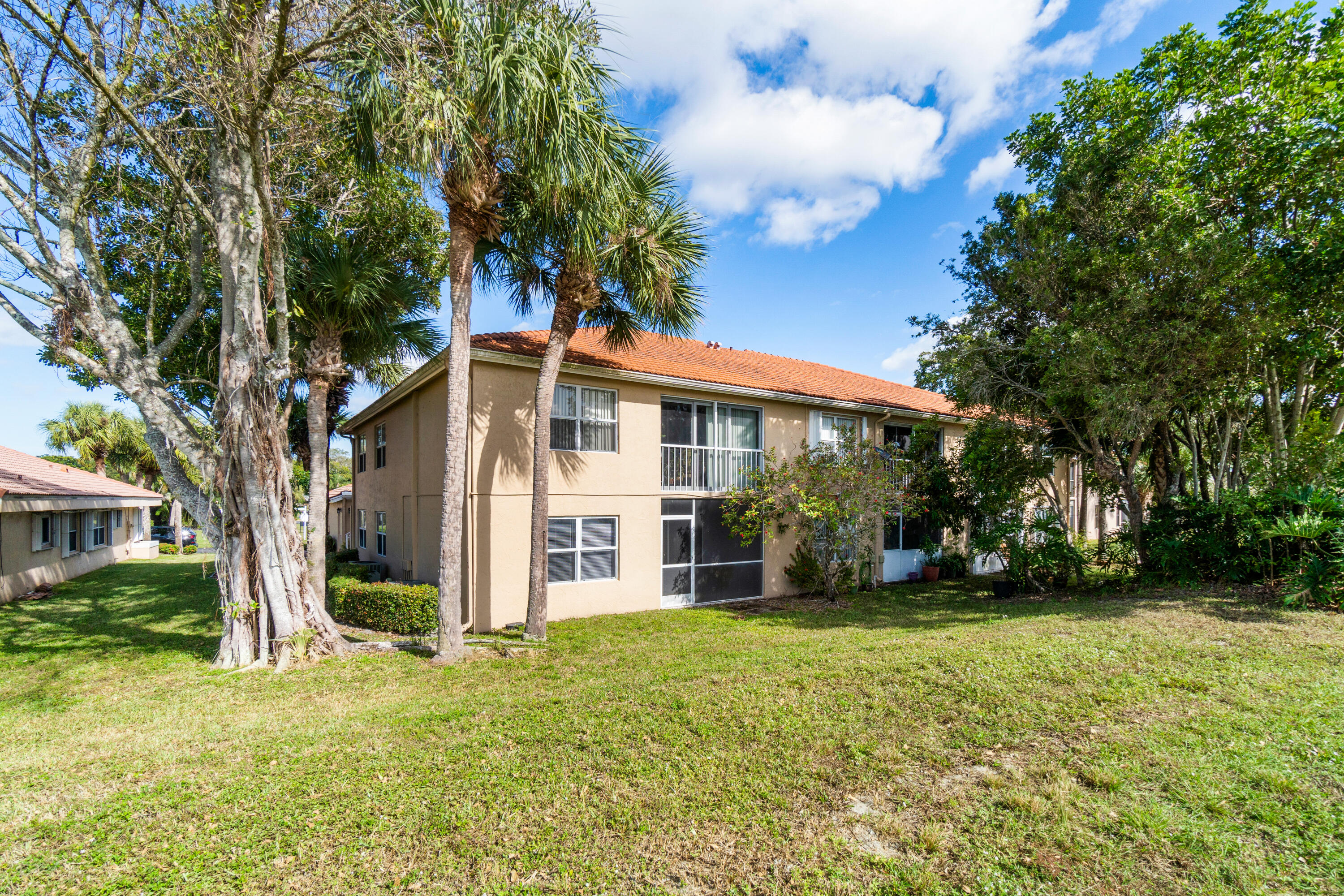 10930 Lakemore Lane 103