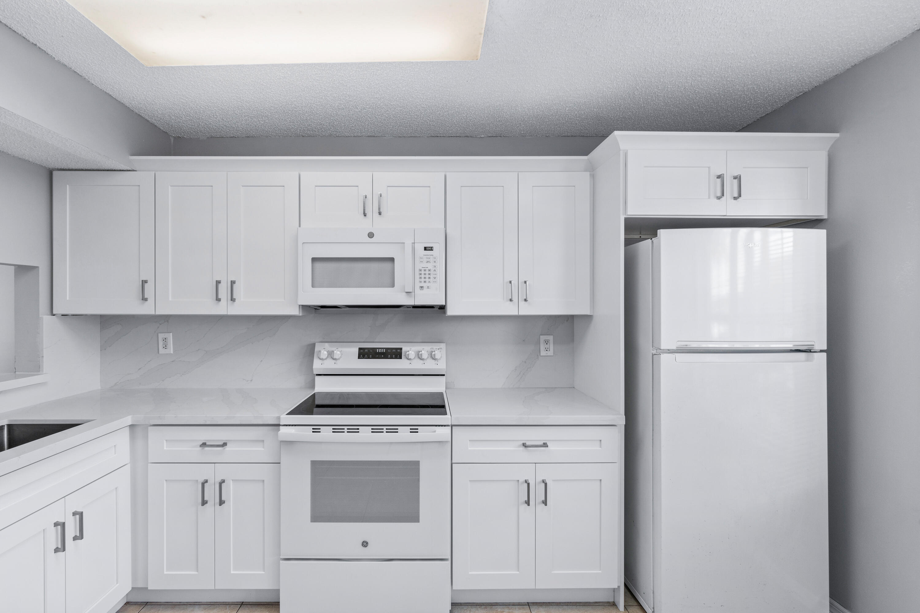 10930 Lakemore Lane 103