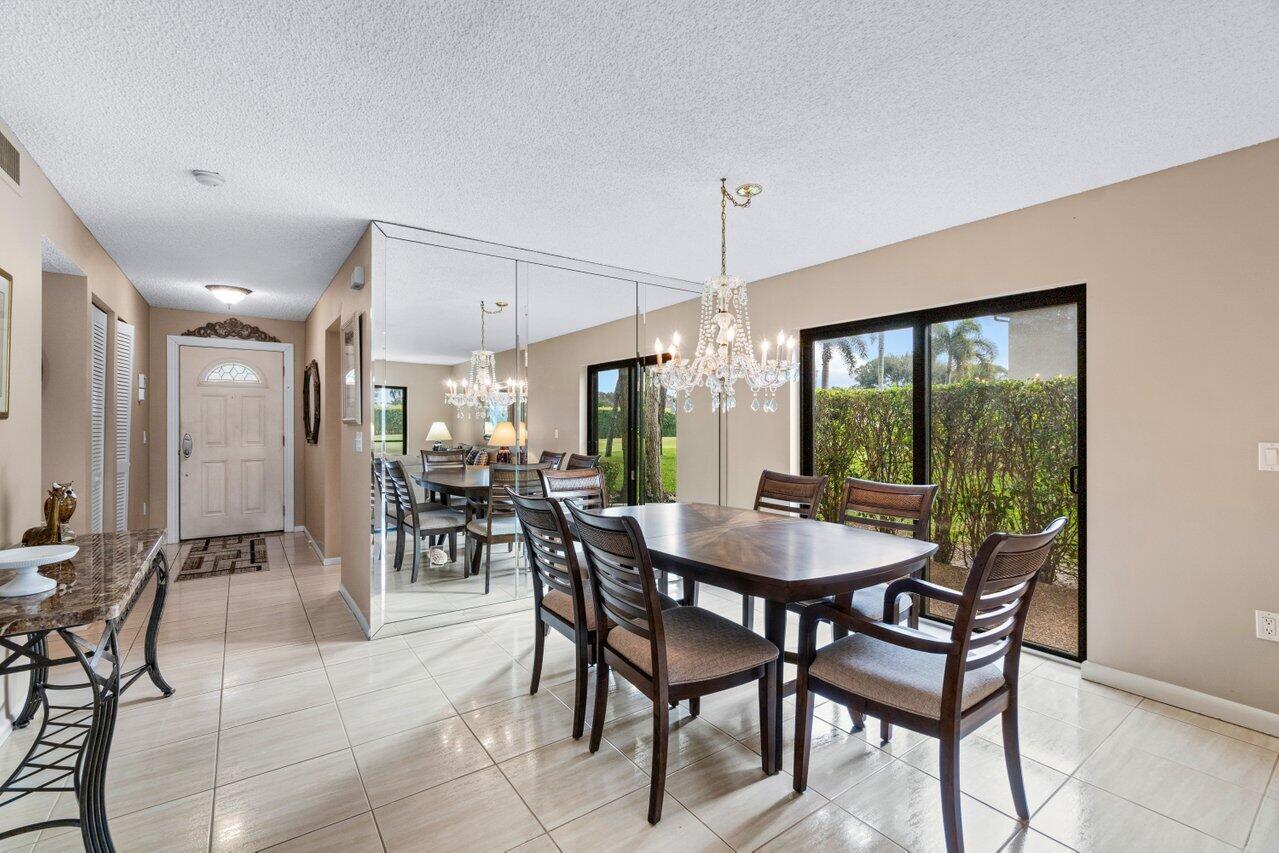 10 Stratford Drive E A