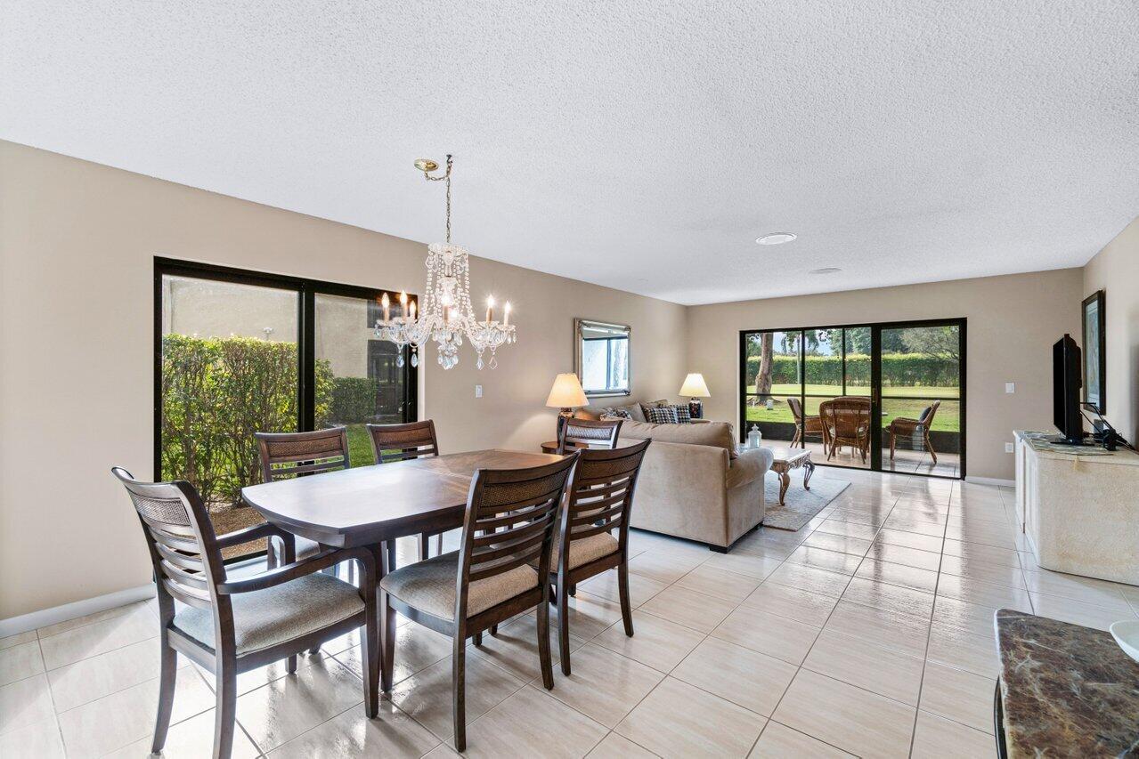 10 Stratford Drive E A