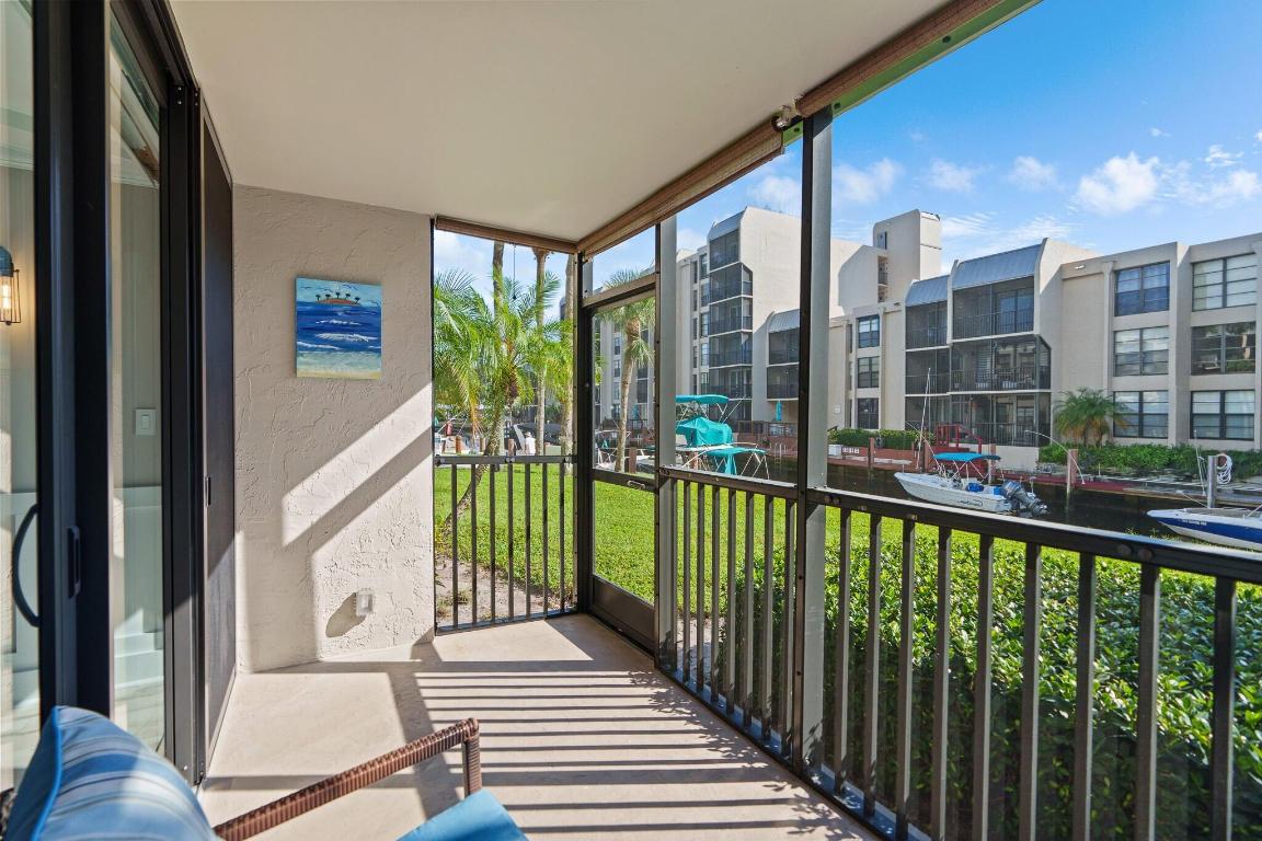 2 Royal Palm Way 105