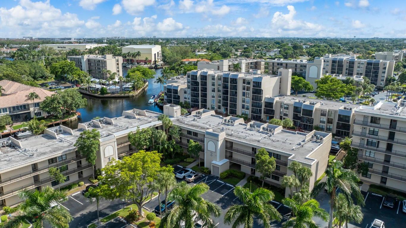 2 Royal Palm Way 105