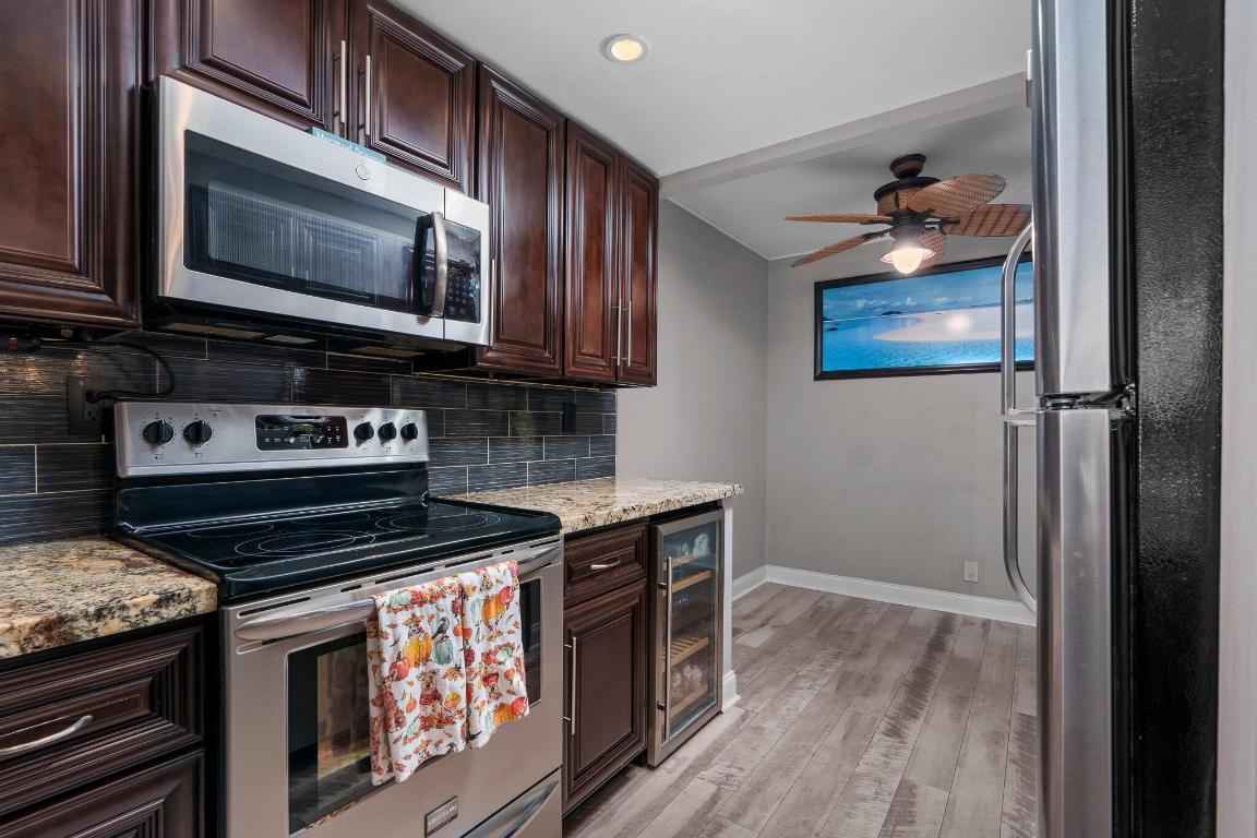 2 Royal Palm Way 105