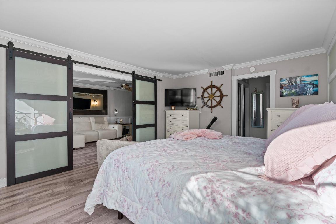 2 Royal Palm Way 105