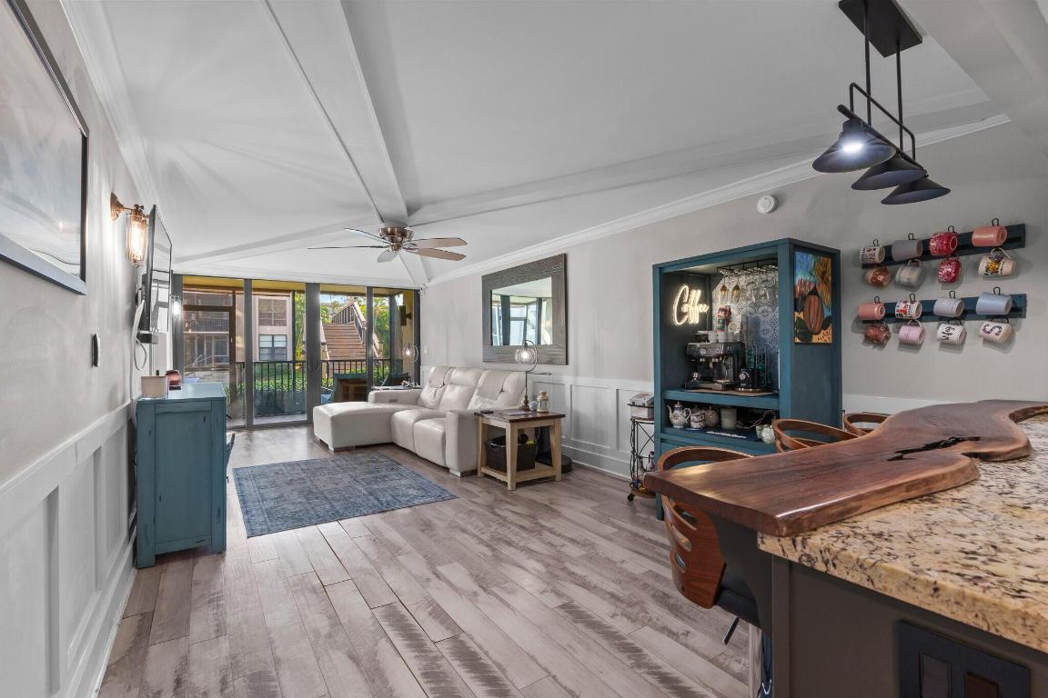 2 Royal Palm Way 105