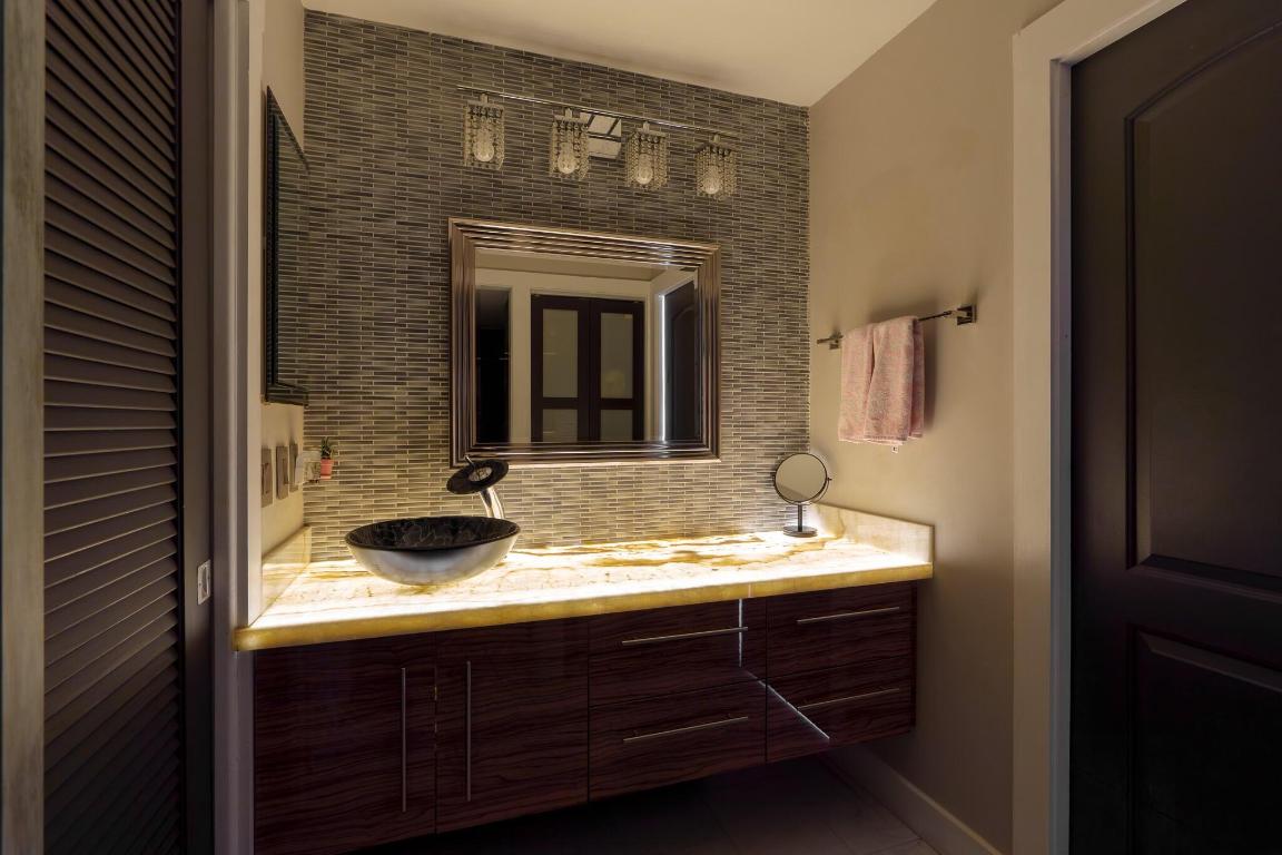 2 Royal Palm Way 105