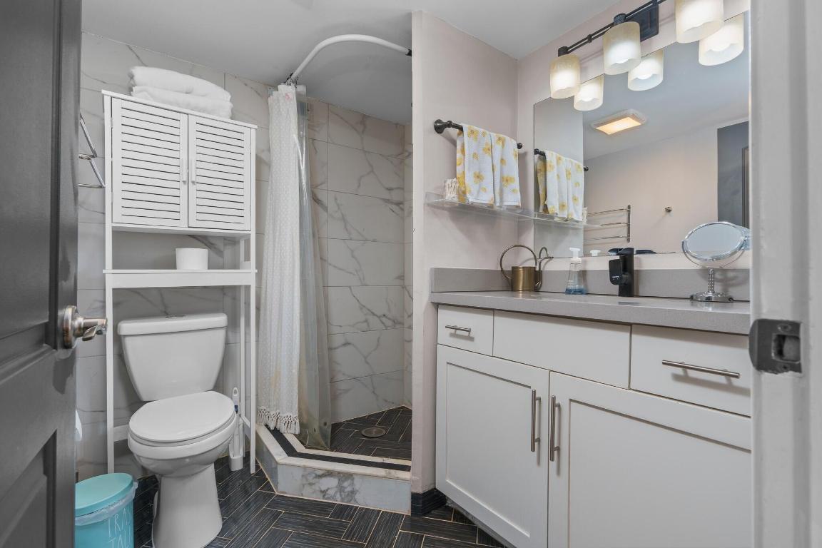 2 Royal Palm Way 105