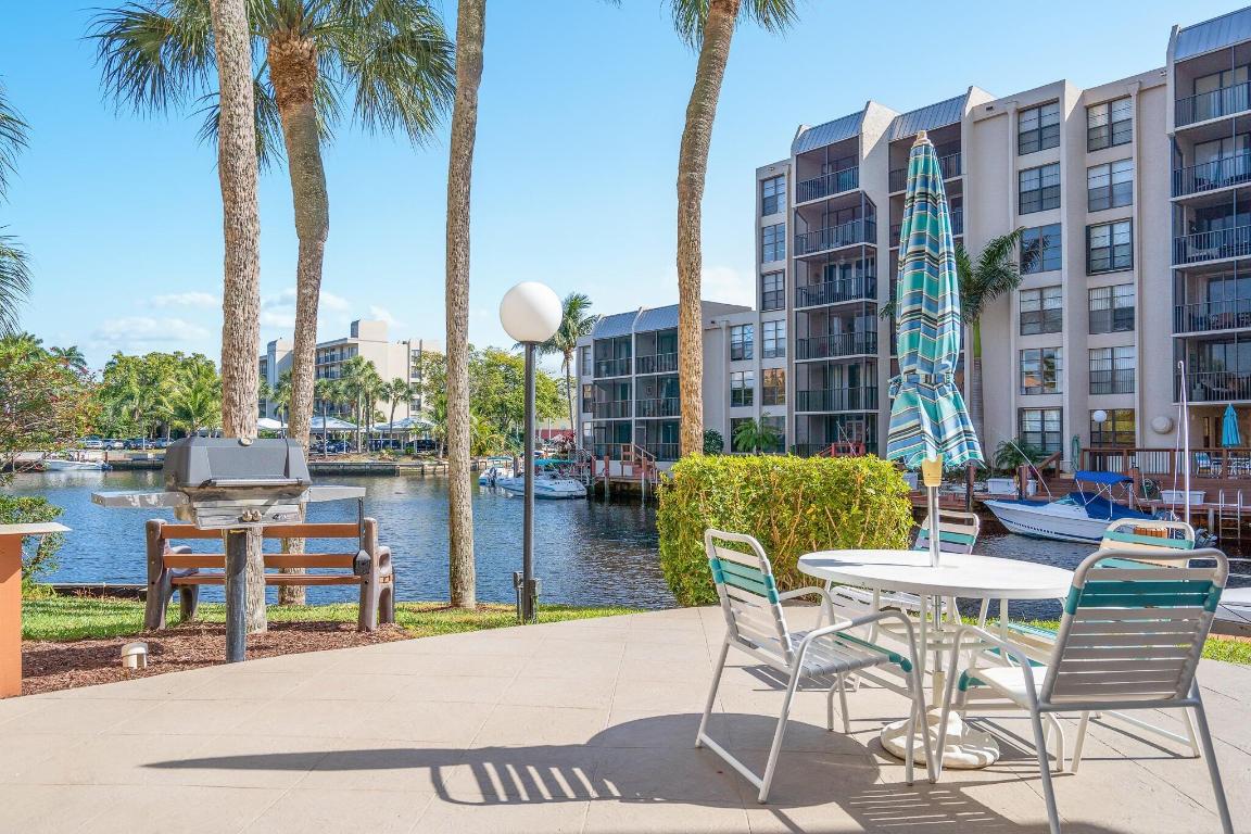 2 Royal Palm Way 105