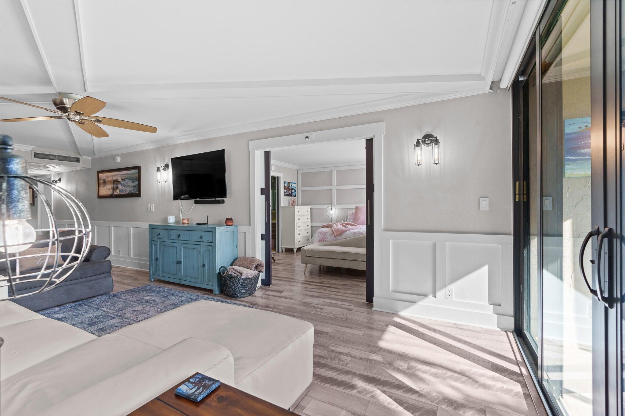 2 Royal Palm Way 105