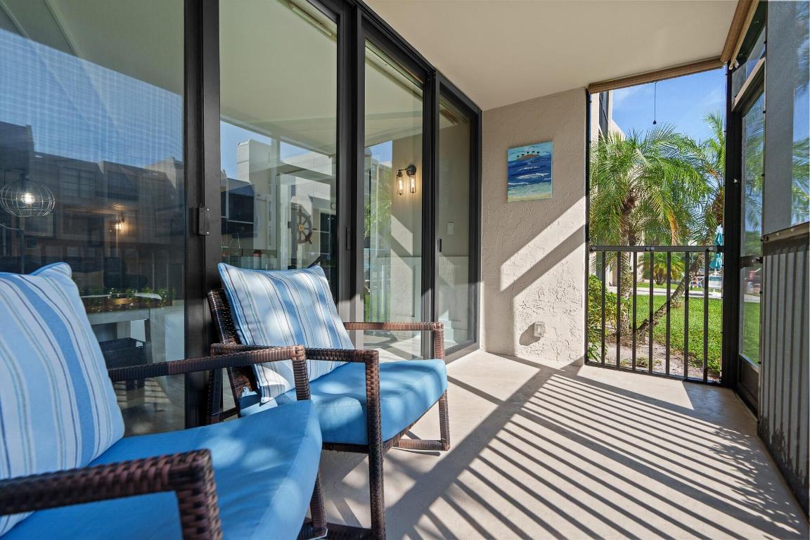 2 Royal Palm Way 105