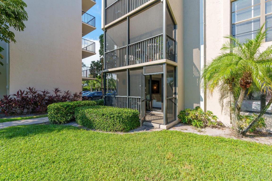 2 Royal Palm Way 105