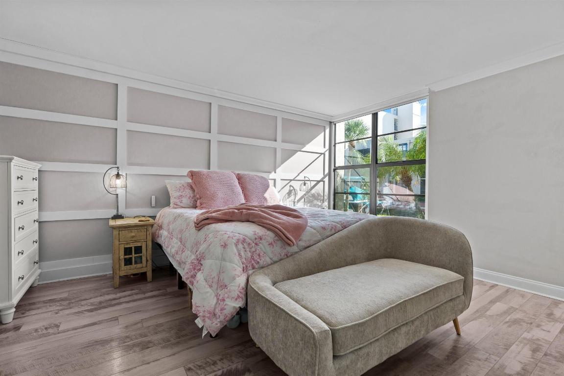 2 Royal Palm Way 105