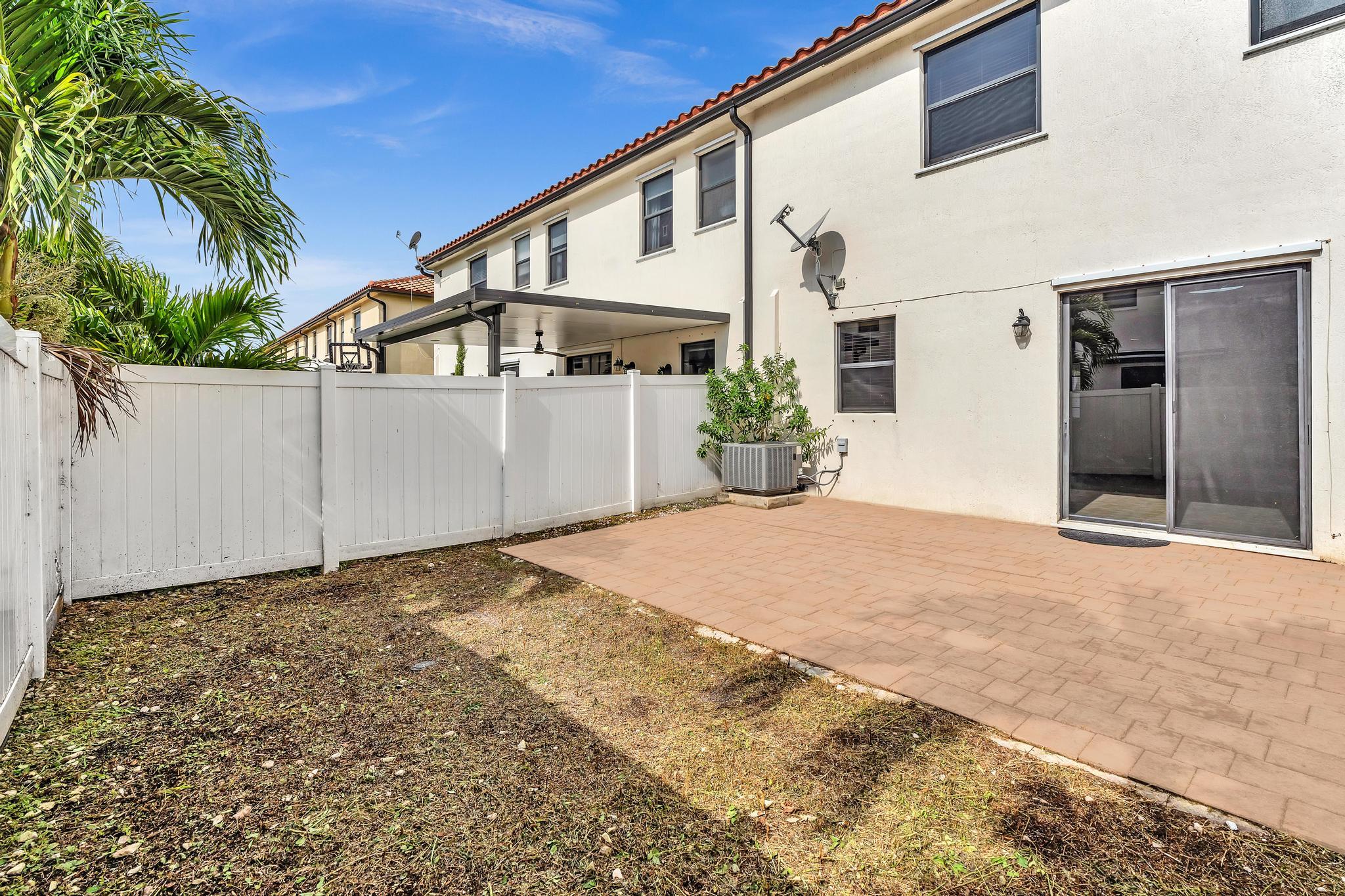 3320 W 90th Street, Hialeah