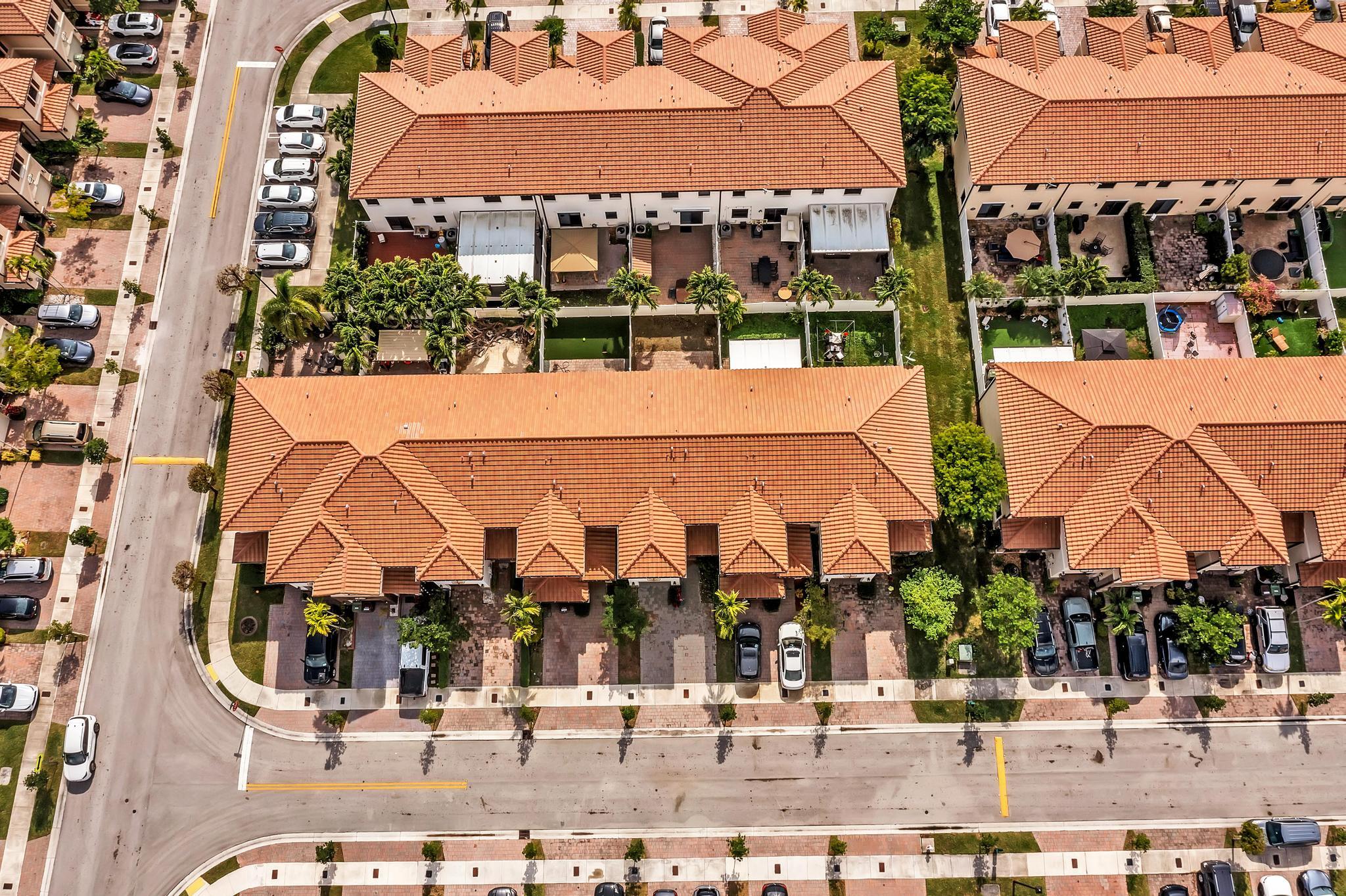 3320 W 90th Street, Hialeah