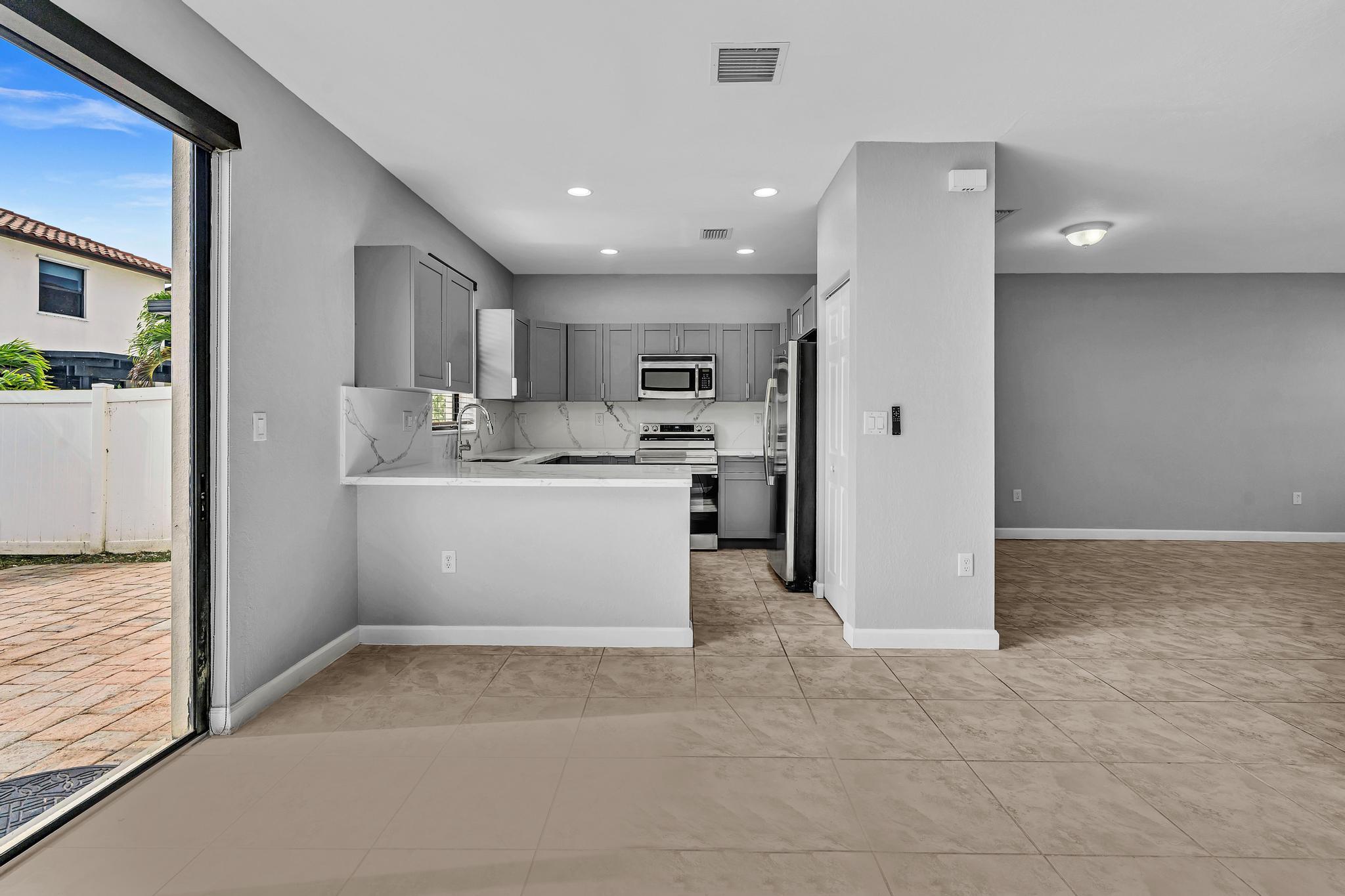 3320 W 90th Street, Hialeah