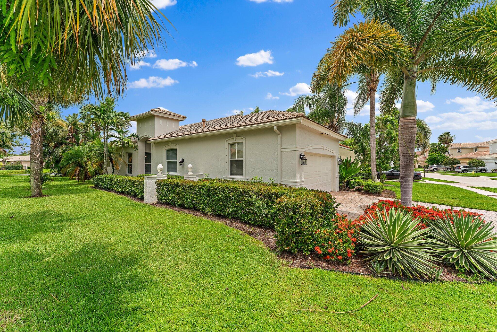 102 Isle Verde Way