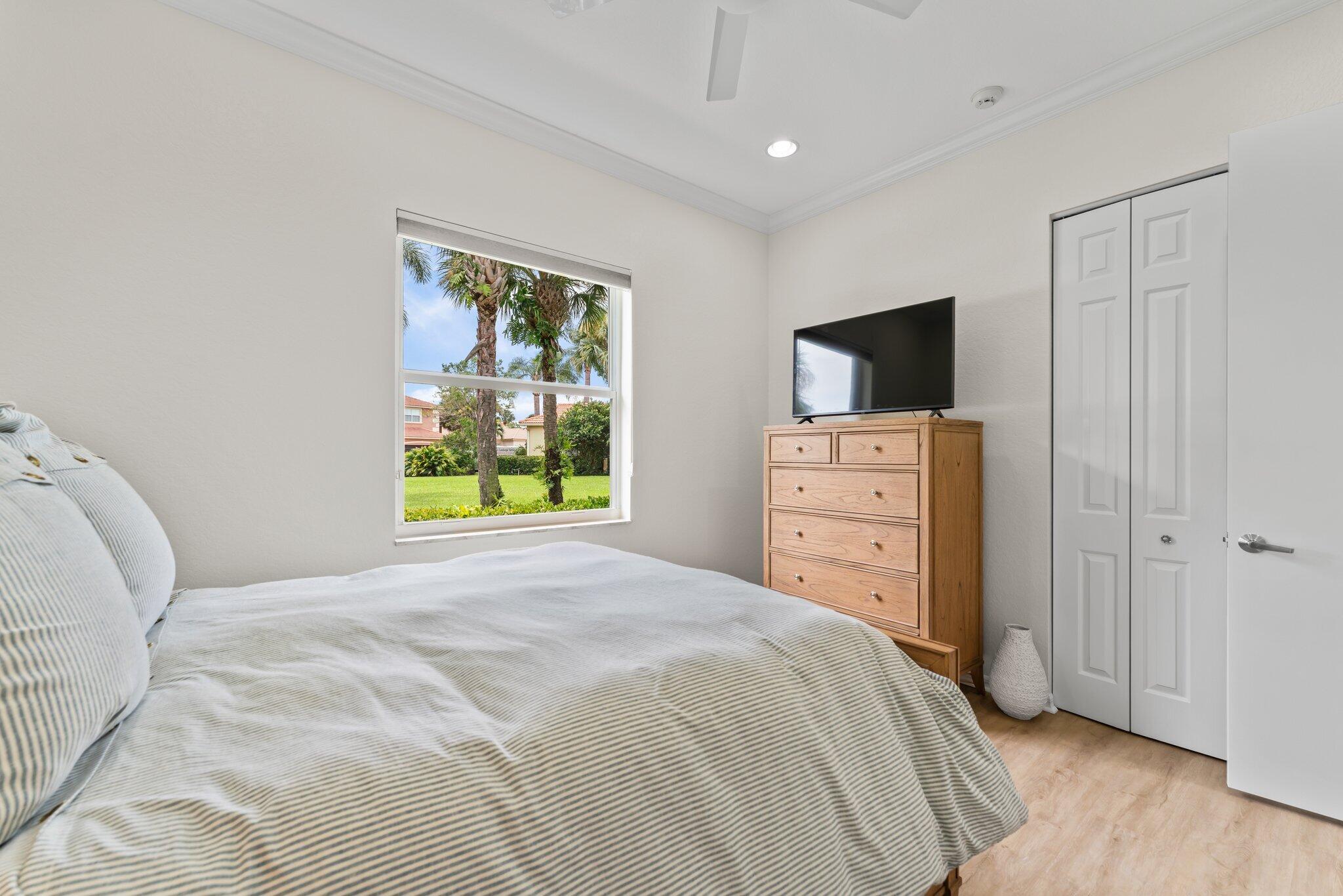 102 Isle Verde Way