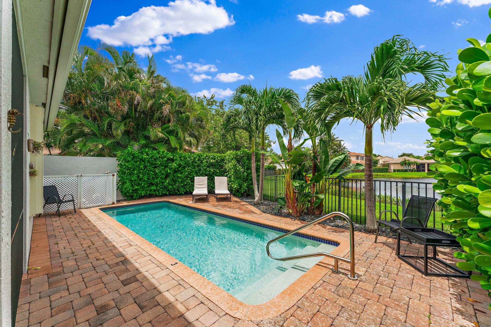 102 Isle Verde Way